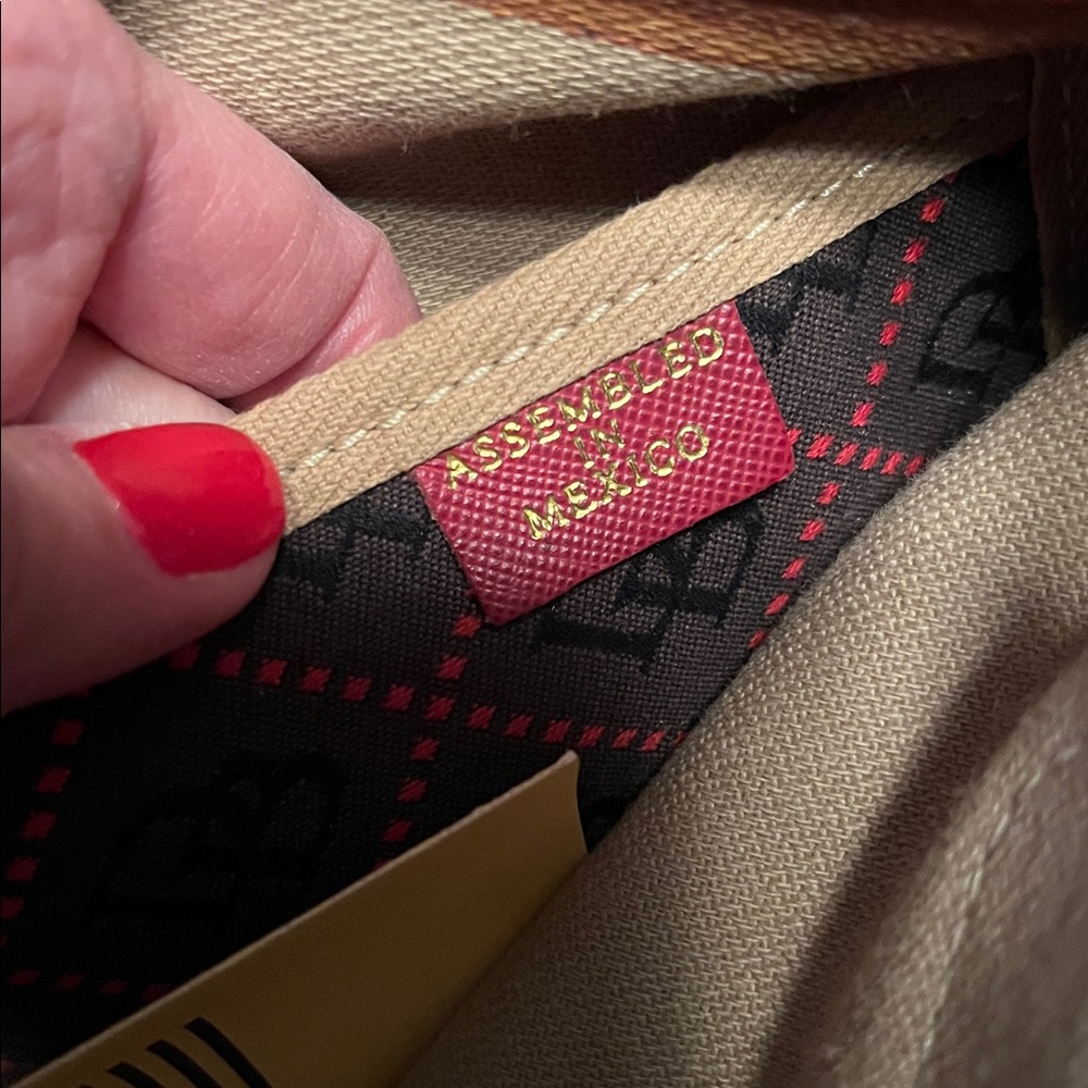 Dooney & Bourke Vintage Burgundy and Black Shoulder Bag - Picture 14 of 16